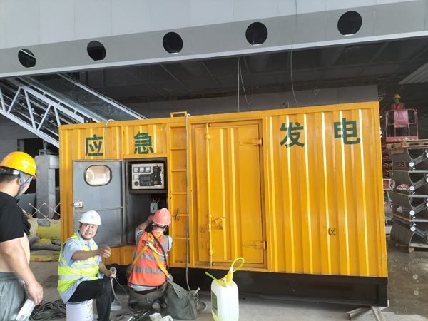 和静怎样判断空气滤清器是否需要更换？